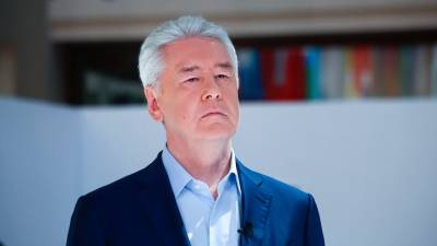 Сергей Собянин - Сергей Собянин продлил выходные, чтобы сбить волну заболеваемости COVID-19 - vm.ru - Москва