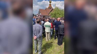 На похороны криминального воронежского авторитета пришли сотни людей - vestivrn.ru - Воронеж