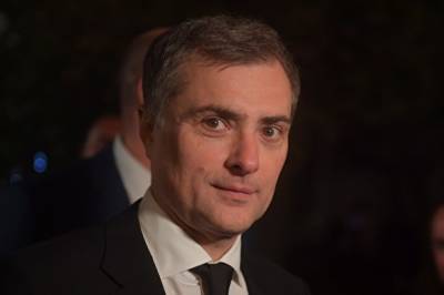 Владислав Сурков - Сурков назвал протесты в России «массовым нервным срывом» - znak.com