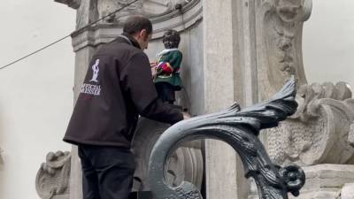«Писающего мальчика» переодели в преддверии матча Россия — Бельгия - abnews.ru - Бельгия - Брюссель