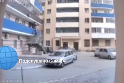 Раскрыты подробности о сбросившей с шестого этажа дочь россиянке - lenta.ru
