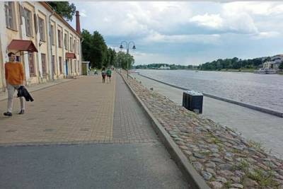 Псковича расстроило отсутствие палаток с мороженым на набережной - mk-pskov.ru - Псков