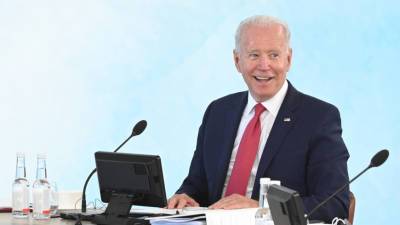принц Уильям - Елизавета II - принц Чарльз - Джо Байден - Байден при первой встрече с Елизаветой II нарушил королевский протокол - mir24.tv - Англия