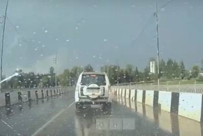 В Тверской области люди спасли мужчину, стоявшего за перилами моста - tver.mk.ru - Тверь - Тверская обл.