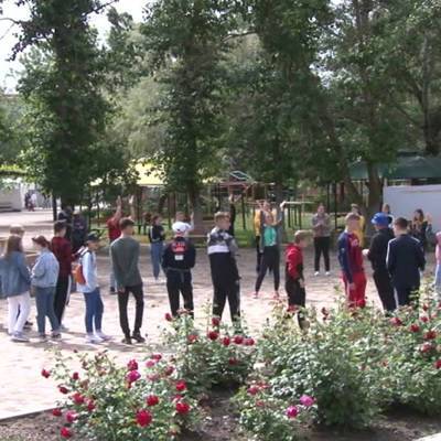 Игорь Кобзев - Детей из трех лагерей в Приангарье отправят домой из-за выявления у сотрудников COVID-19 - radiomayak.ru - Иркутская обл. - Иркутск