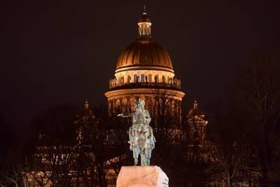 Власти Петербурга анонсировали новые ограничения из-за коронавируса - lenta.ru - Санкт-Петербург