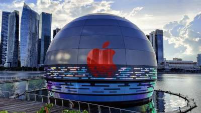 B США привитым посетителям разрешат находиться в магазинах Apple без масок - trend.az - США