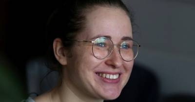 Anna Panna: Путь к свободе от очков - rus.delfi.lv - Латвия