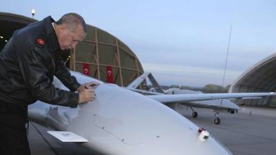 Мустафа Варанк - Турецкий министр: Мировое сообщество будет говорить о турецких БПЛА, а не о F-35 - dialog.tj - Турция - Анкара
