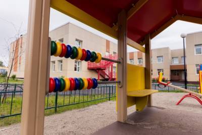 В Петербурге воспитатели частного детсада забыли на улице двухлетнего ребенка - runews24.ru - Санкт-Петербург