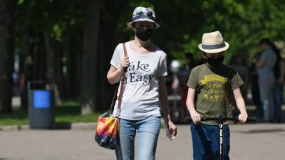 Александр Гинцбург - Гинцбург признал появление множества новых штаммов коронавируса в России - 5-tv.ru