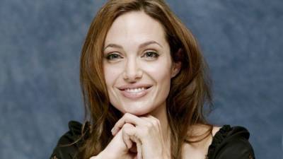 Анджелина Джоли - Анджелина Джоли провела вечер в компании бутылки вина и бывшего мужа - 5-tv.ru - Лос-Анджелес - Нью-Йорк