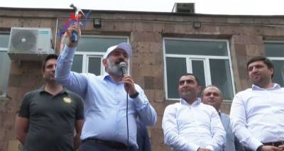 Никол Пашинян - Более 100 долларов каждому ребенку – Никол Пашинян обещал пособия за третьего ребенка - ru.armeniasputnik.am