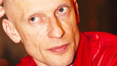 Ольга Бузова - Иосиф Сталин - Эдуард Бояков - Выступление Бузовой вынудило режиссера разорвать сотрудничество с МХАТом - newinform.com - Царьград