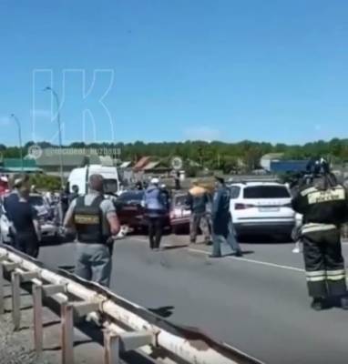 Последствия массового ДТП в кузбасском городе сняли на видео - gazeta.a42.ru