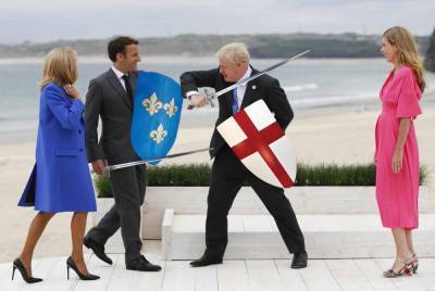 Борис Джонсон - Эммануэль Макрон - На саммите G7 Макрон и Джонсон поругались из-за сосисок - sharij.net - Англия - Париж - Ирландия