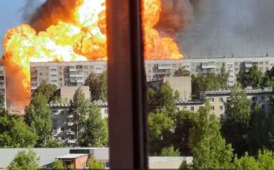 В Новосибирске после пожара на АЗС начались взрывы - eadaily.com - Новосибирск
