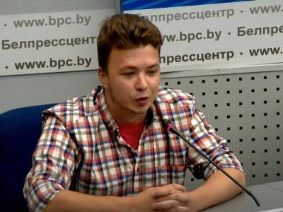 Анатолий Глаз - Роман Протасевич - В Беларуси проходит брифинг МИД с участием Протасевича. Иностранные журналисты вышли из зала - gordonua.com