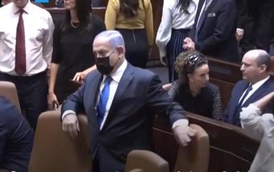 Биньямин Нетаньяху - Яир Лапид - Нетаньяху ошибся креслом в парламенте - korrespondent.net - Израиль - Парламент