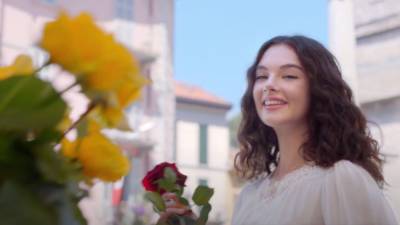 Венсан Кассель - Моника Беллуччи - Дева Кассель - 17-летняя дочь Моники Беллуччи впечатлила видом в нескромной юбке с вырезом: фото красотки - sport.politeka.net