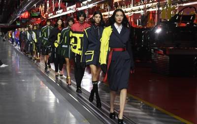 Giorgio Armani - Ferrari показал свою первую коллекцию одежды - korrespondent.net