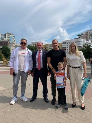 Алексей Журавлев - Максим Шугалей - В Белгороде победителей фотоконкурса ко Дню России наградили... - politnavigator.net - Россия - Белгородская обл. - Белгород