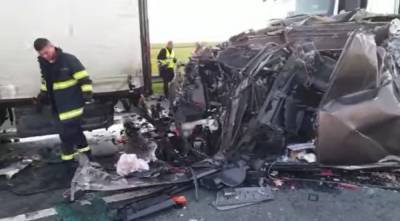 Смертельное ДТП в Румынии: автобус с украинцами врезался в грузовик (видео) - sharij.net - Киев - Молдавия - Румыния