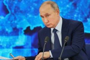 Владимир Путин - Путин потребовал от журналиста "не затыкать ему рот" - novostiua.news