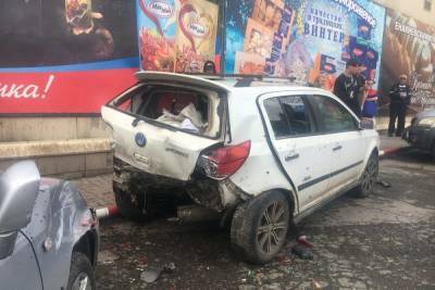 В Енакиево столкнулись 4 автомобиля и 1 пешеход - mk.ru - ДНР