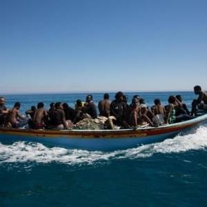 Sky News Arabia - У берегов Йемена после крушения судна обнаружили более 150 тел - reporter-ua.com - Йемен - Судно