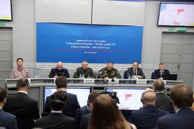 Александр Лукашенко - Роман Протасевич - Протасевич привьется «Спутником V» - lenta.ru