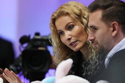 Этери Тутберидзе - Камила Валиева - Алина Загитова - Алин Загитов - Камил Валиев - Софья Акатьева - Магический шар в Новогорске, объединивший Тутберидзе, Загитову и Валиеву. ФОТО - sport.ru - Новогорск