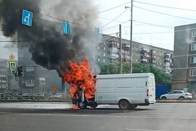 В Челябинске во время движения загорелся автомобиль - chel.mk.ru - Челябинск