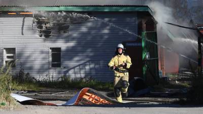 Опубликовано видео с последствиями пожара на АЗС в Новосибирске - gazeta.ru - Новосибирск - Новосибирская обл.