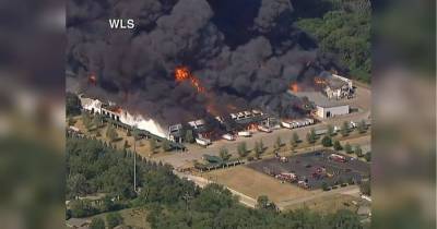 У США другу добу горить великий хімзавод - fakty.ua
