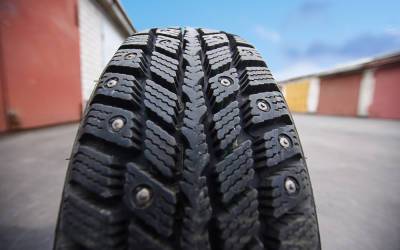 Росасфальт требует наказывать за шипы летом - zr.ru
