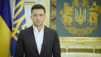 Владимир Зеленский - Зеленский: Украина не намерена "просить" о членстве в НАТО и ждет, что ее "пригласят" - piter.tv - Киев - Брюссель