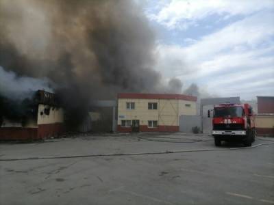 В Челябинске произошел пожар на складе возле ЧЭМК - nakanune.ru - Челябинск