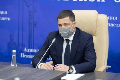 Михаил Ведерников - Борис Елкин - Автоклуб появится в гдовской деревне Вейно - mk-pskov.ru - Псковская обл. - Псков