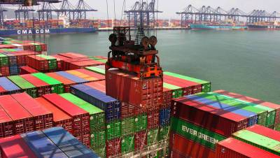 «Ъ»: заторы в портах Китая парализуют мировую торговлю - gazeta.ru - Гонконг - Шэньчжэнь