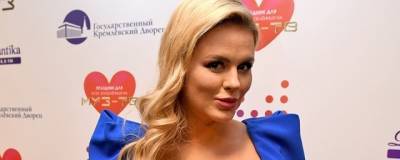 Анна Семенович - Анна Семенович рассказала о заработках группы «Блестящие» - runews24.ru