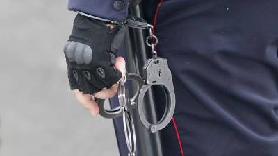 В Курской области пьяный мужчина пытался задушить двухлетнего ребенка - iz.ru - Курская обл.