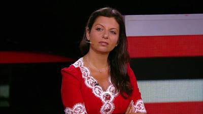 Владимир Путин - Владимир Соловьев - Маргарита Симоньян - Выбор "между полоумным и слабоумным дедушками" – скоморошество - vesti.ru