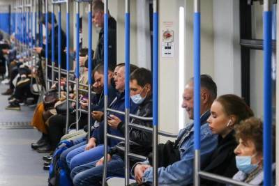 Владислав Султанов - Полторы тысячи нарушений масочного режима выявили в транспорте столицы за день - vm.ru
