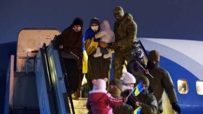 Эмине Джапарова - Дмитрий Кулеба - Из сирийских лагерей освободили украинку и ее детей - hubs.ua - Сирия