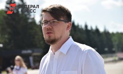 Парк Маяковского в Екатеринбурге заливают водой для пресечения новых пожаров - fedpress.ru - Екатеринбург