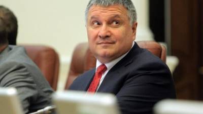 Зеленский - Арсен Аваков - В Офисе президента Зеленского хотят уволить главу МВД Авакова - enovosty.com