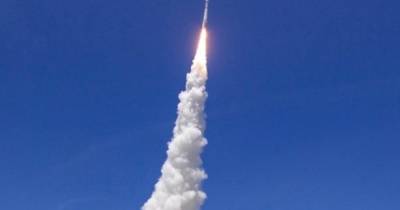 Atlas V (V) - Пассажир самолета снял потрясающее видео запуска космической ракеты Atlas V (видео) - focus.ua - США - шт.Флорида
