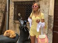София Коэльо - Самый модный купальник на лето 2021 — сахарно-розовый, как у Софии Коэльо - skuke.net
