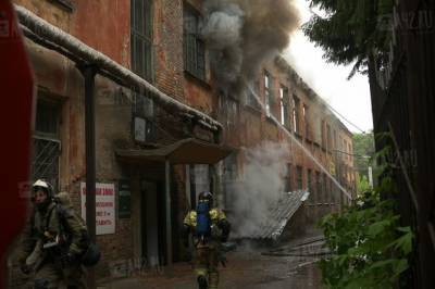 Александр Патрин - В здании в центре Кемерова ликвидировали пожар площадью 600 квадратных метров - gazeta.a42.ru - Кемеровская обл.